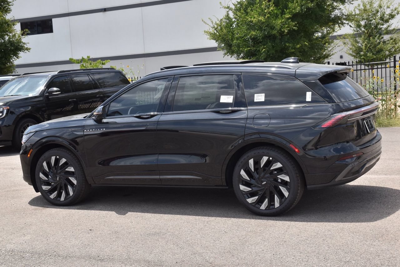 New 2026 Lincoln Nautilus Reserve AWD/4WD image 10