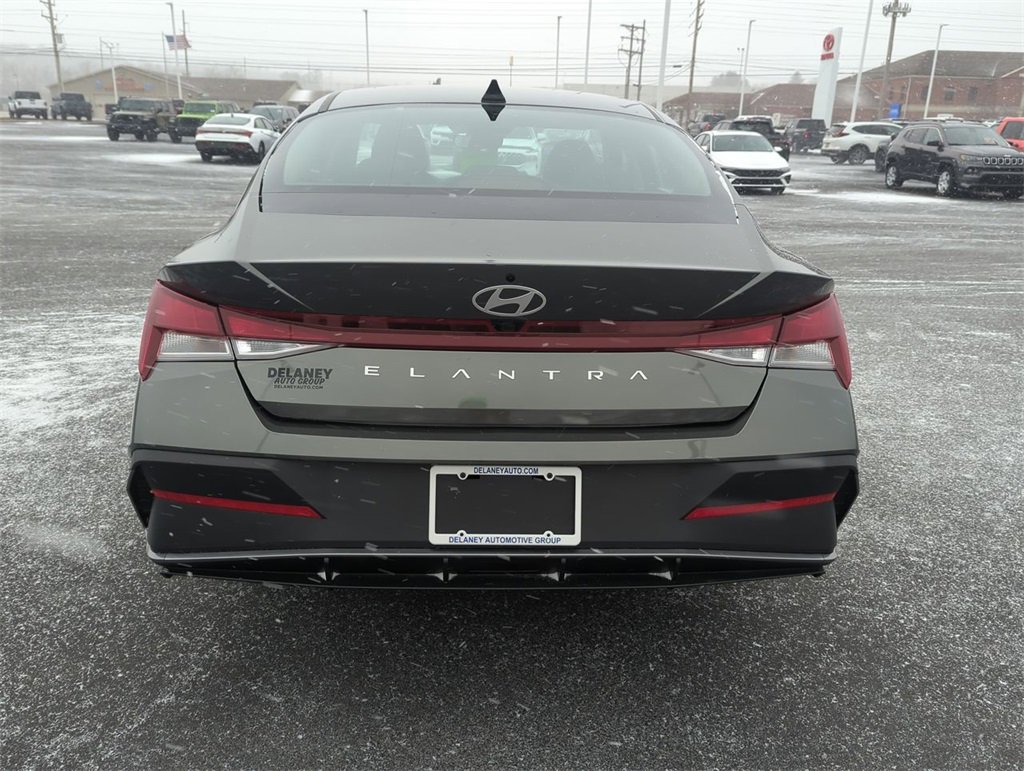 Used 2024 Hyundai Elantra SEL image 7