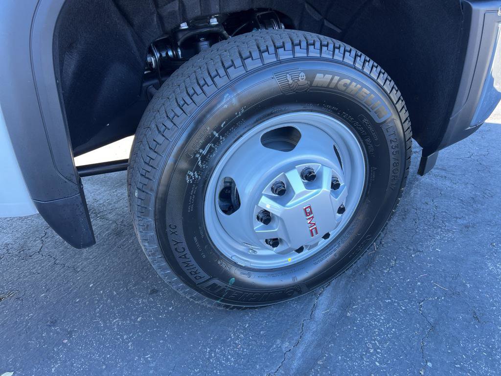 New 2026 GMC Sierra 3500 Pro w/ Convenience Package image 14