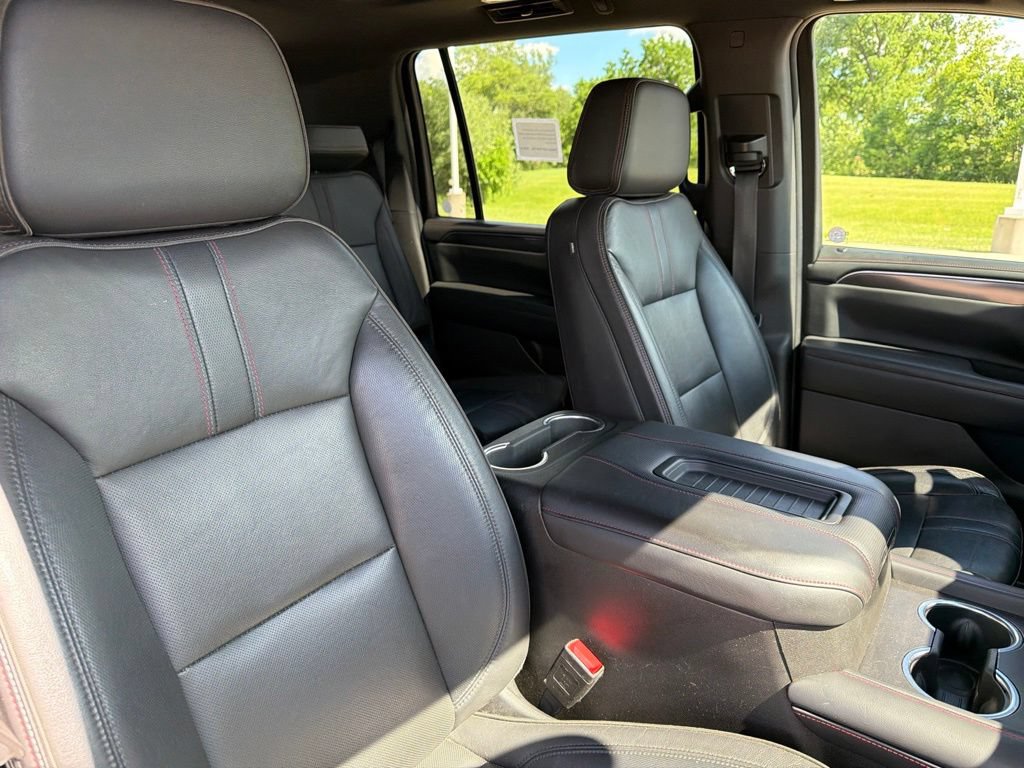 Used 2021 Chevrolet Suburban RST w/ Luxury Package AWD/4WD image 27