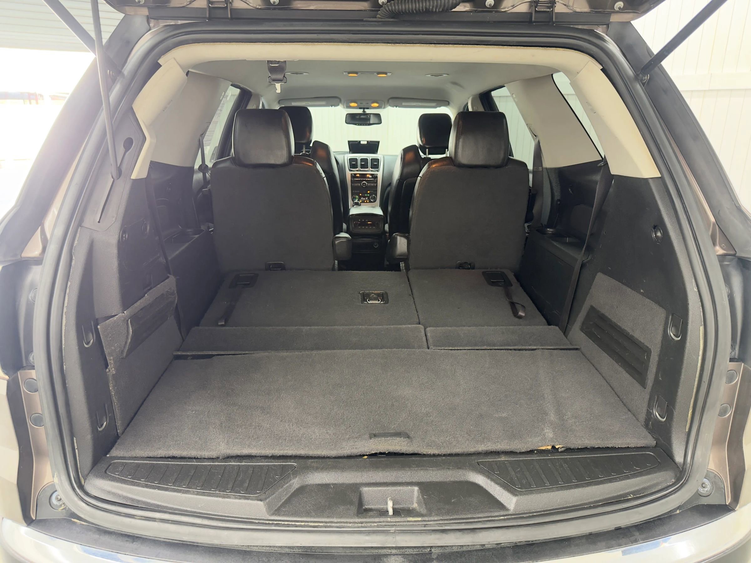 Used 2011 GMC Acadia SLT image 12