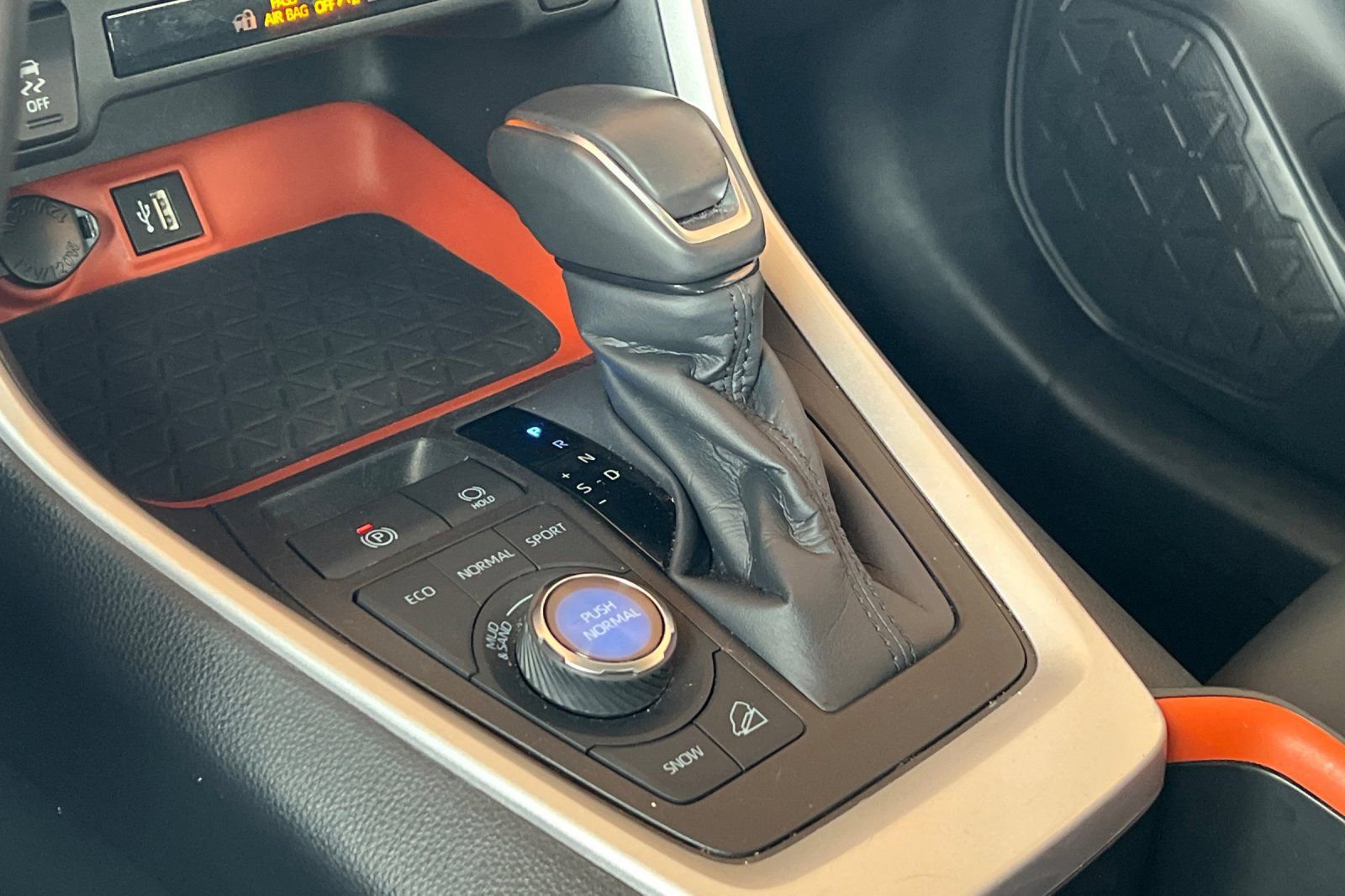 Used 2024 Toyota RAV4 Adventure image 21