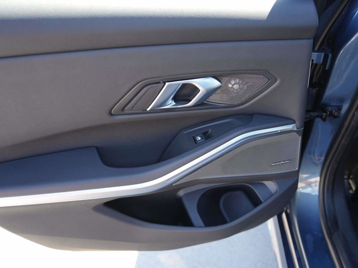 Used 2025 BMW M340i Sedan image 10