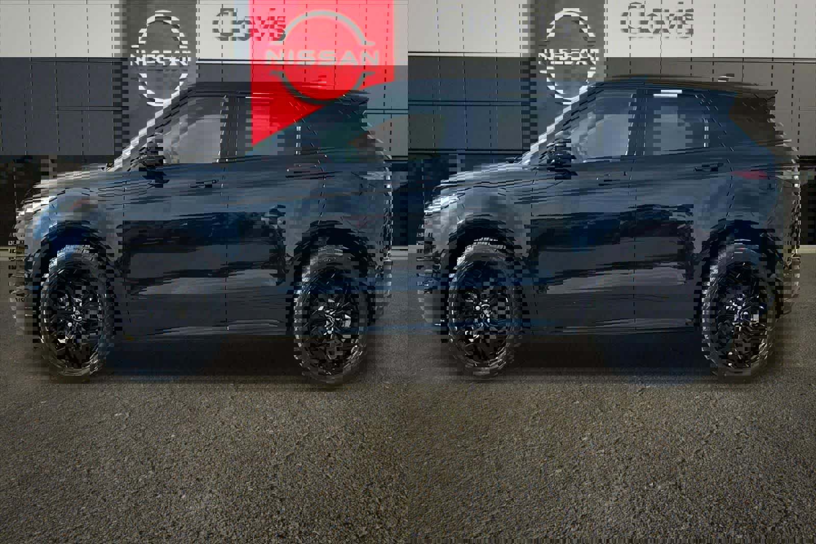 Used 2023 Land Rover Range Rover Evoque R-Dynamic S image 6