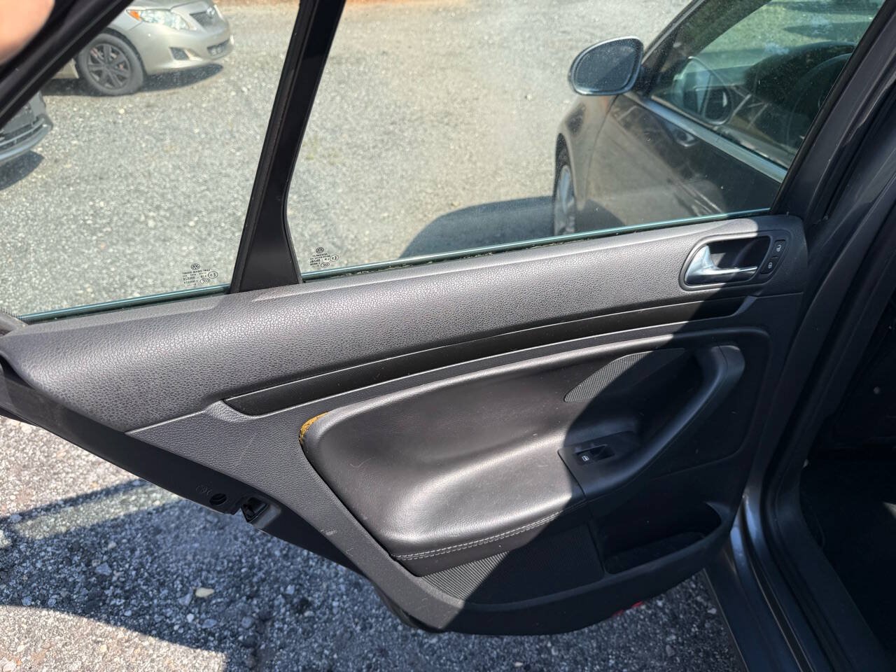 Used 2010 Volkswagen Jetta SE FWD image 12