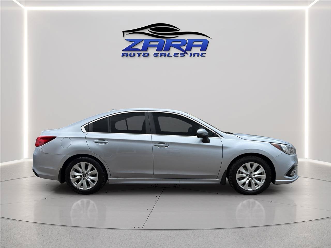 Used 2018 Subaru Legacy 3.6R Limited AWD/4WD image 8