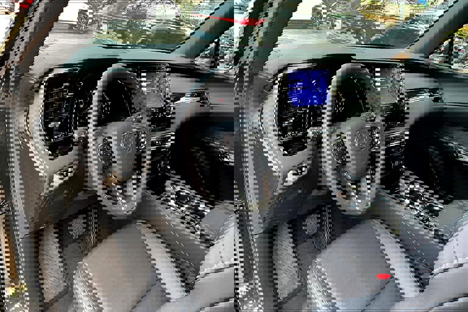 Used 2024 Lexus RX 350 FWD w/ Technology Package image 17