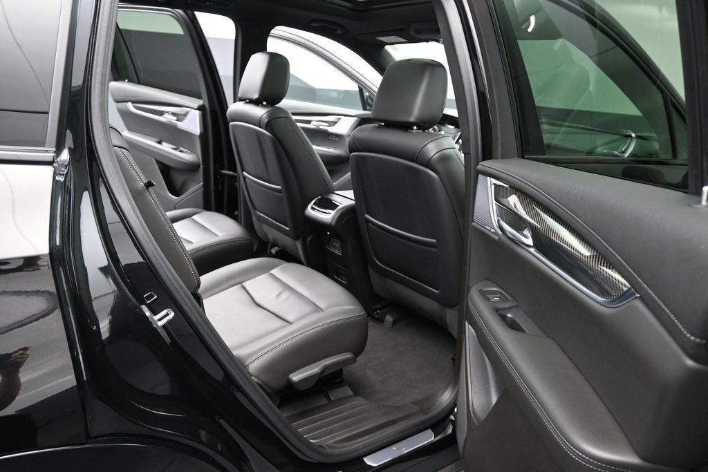 Certified 2023 Cadillac XT6 Sport w/ LPO, Floor Liner Package AWD/4WD image 17