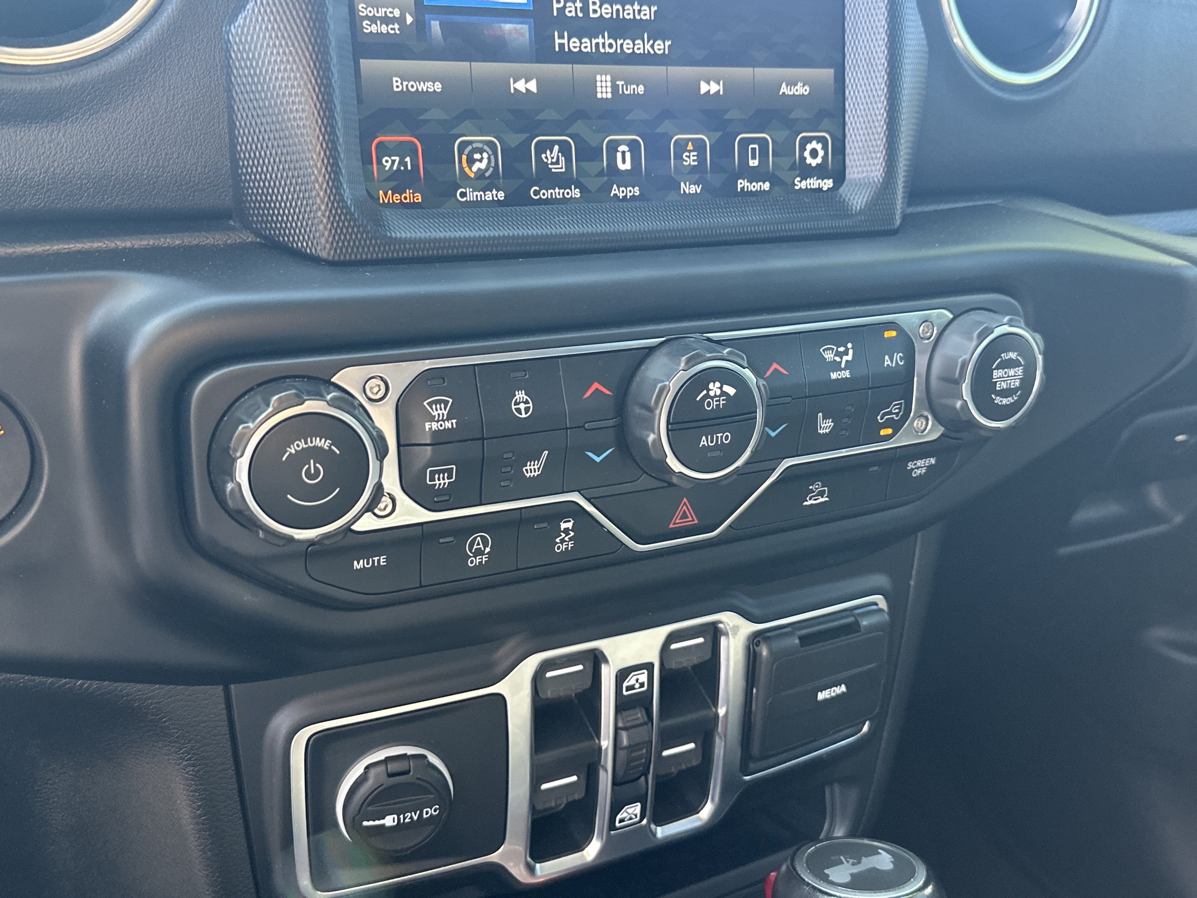 Used 2021 Jeep Wrangler Unlimited Sahara AWD/4WD image 26