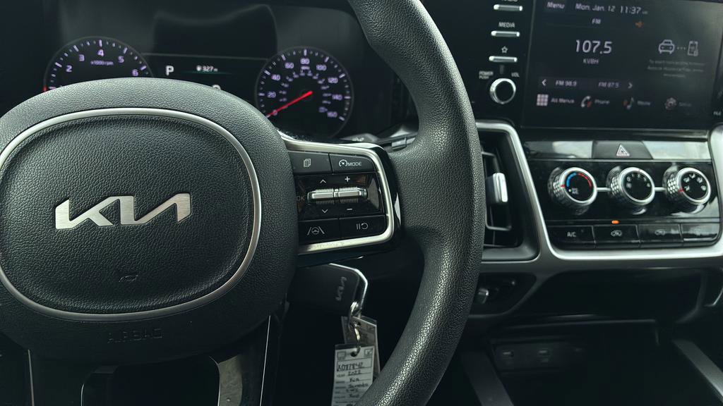 Used 2022 Kia Sorento LX image 27