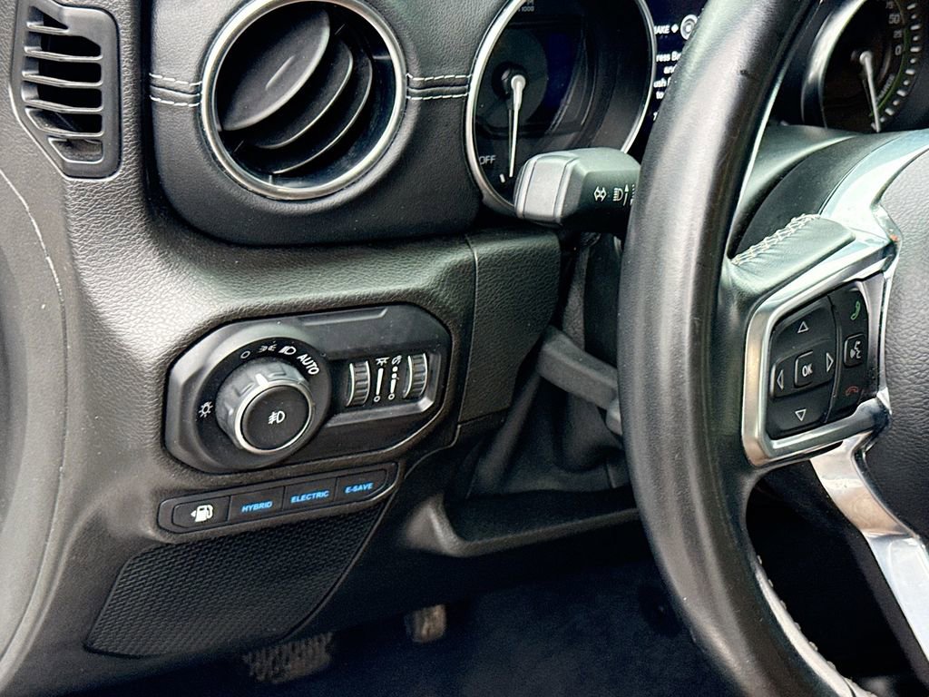 Used 2021 Jeep Wrangler Unlimited Sahara w/ Safety Group image 11