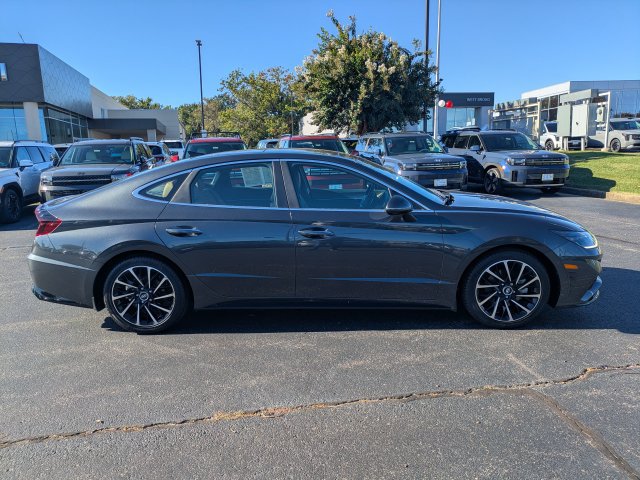 Used 2021 Hyundai Sonata Limited w/ Cargo Package FWD image 3