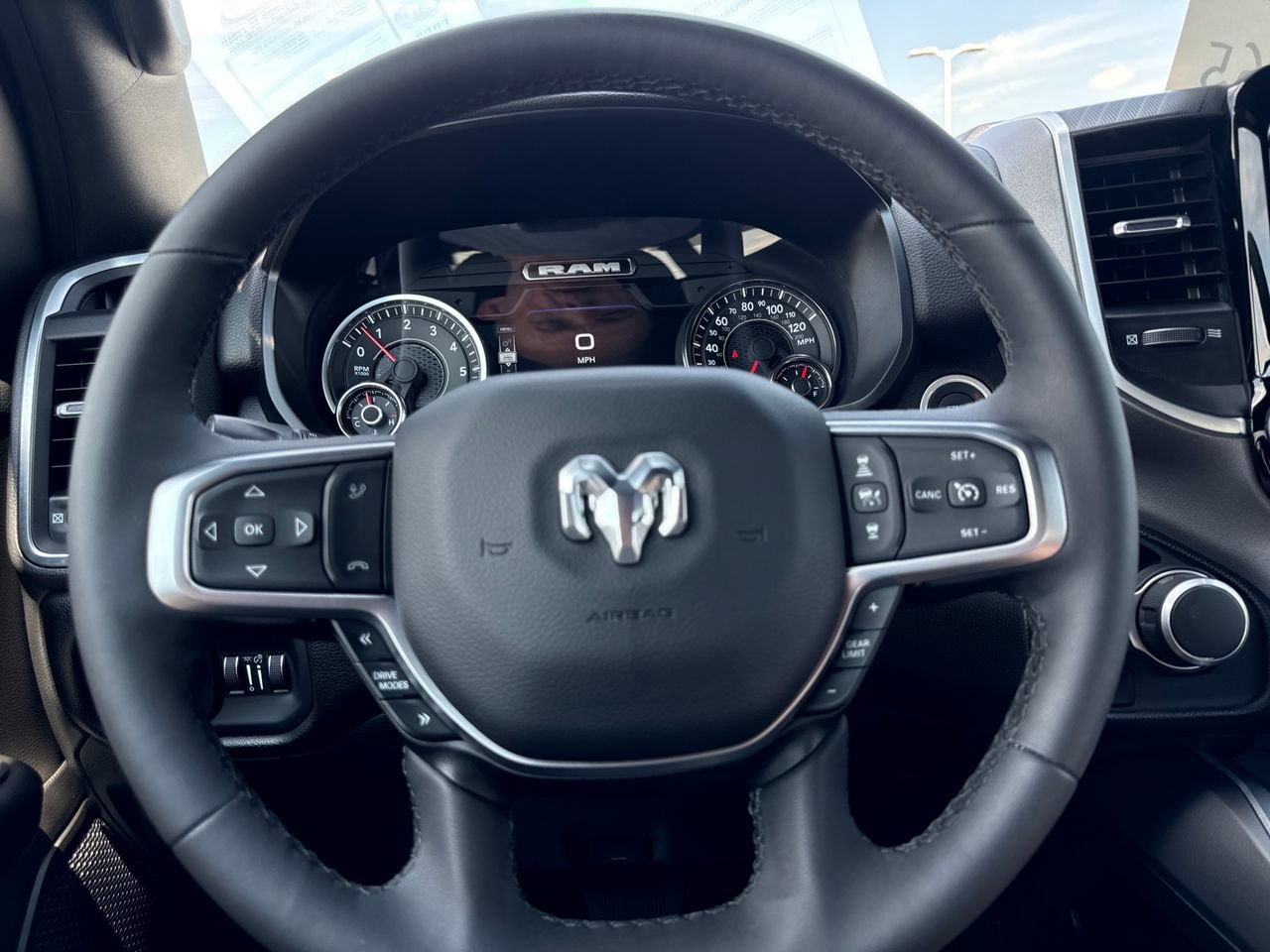 Used 2025 RAM 1500 Big Horn AWD/4WD image 17