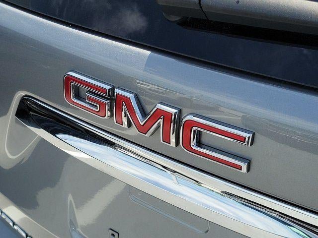 Used 2024 GMC Terrain SLE w/ Driver Convenience Package FWD image 8