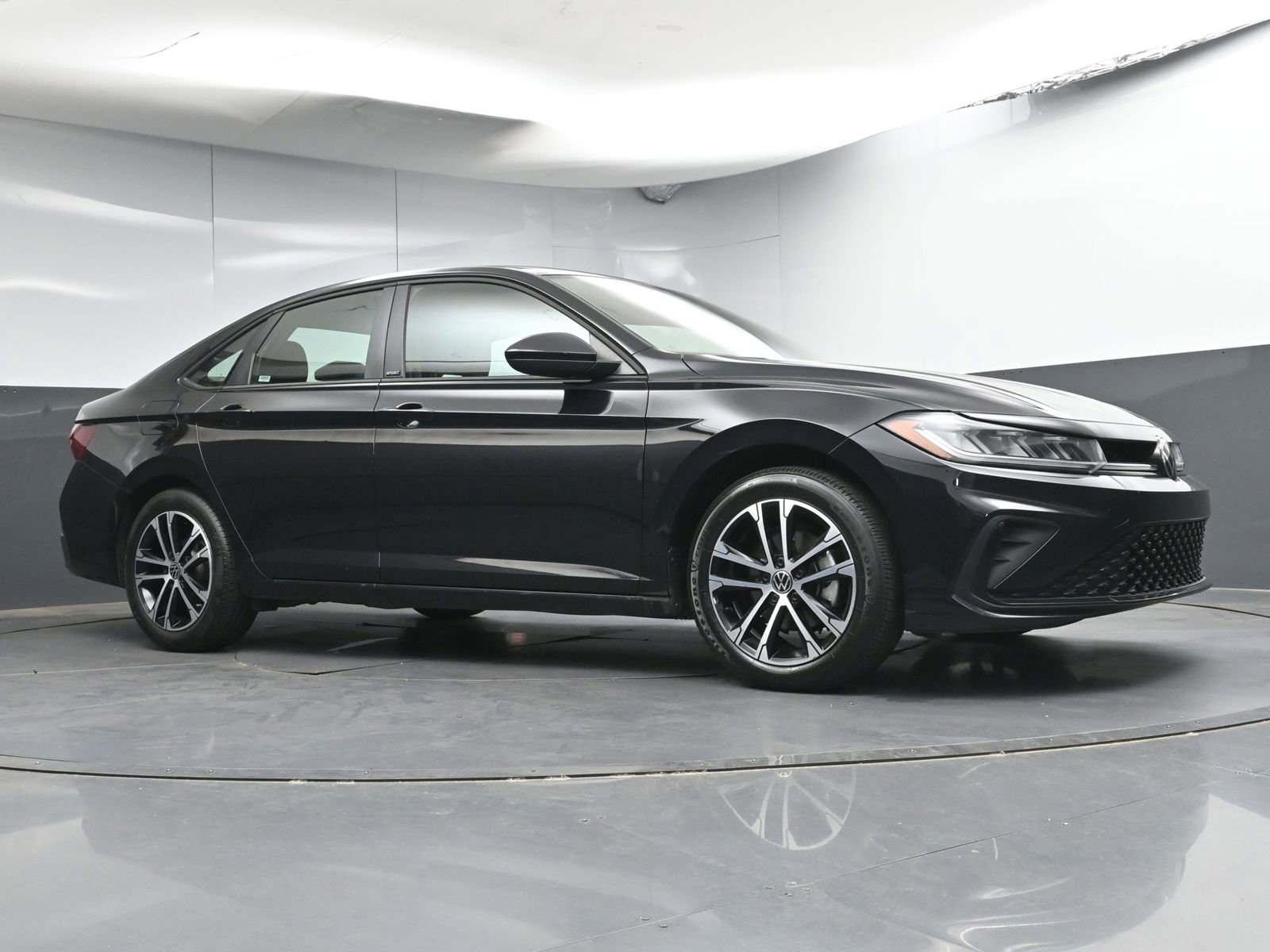 Used 2025 Volkswagen Jetta Sport FWD image 22