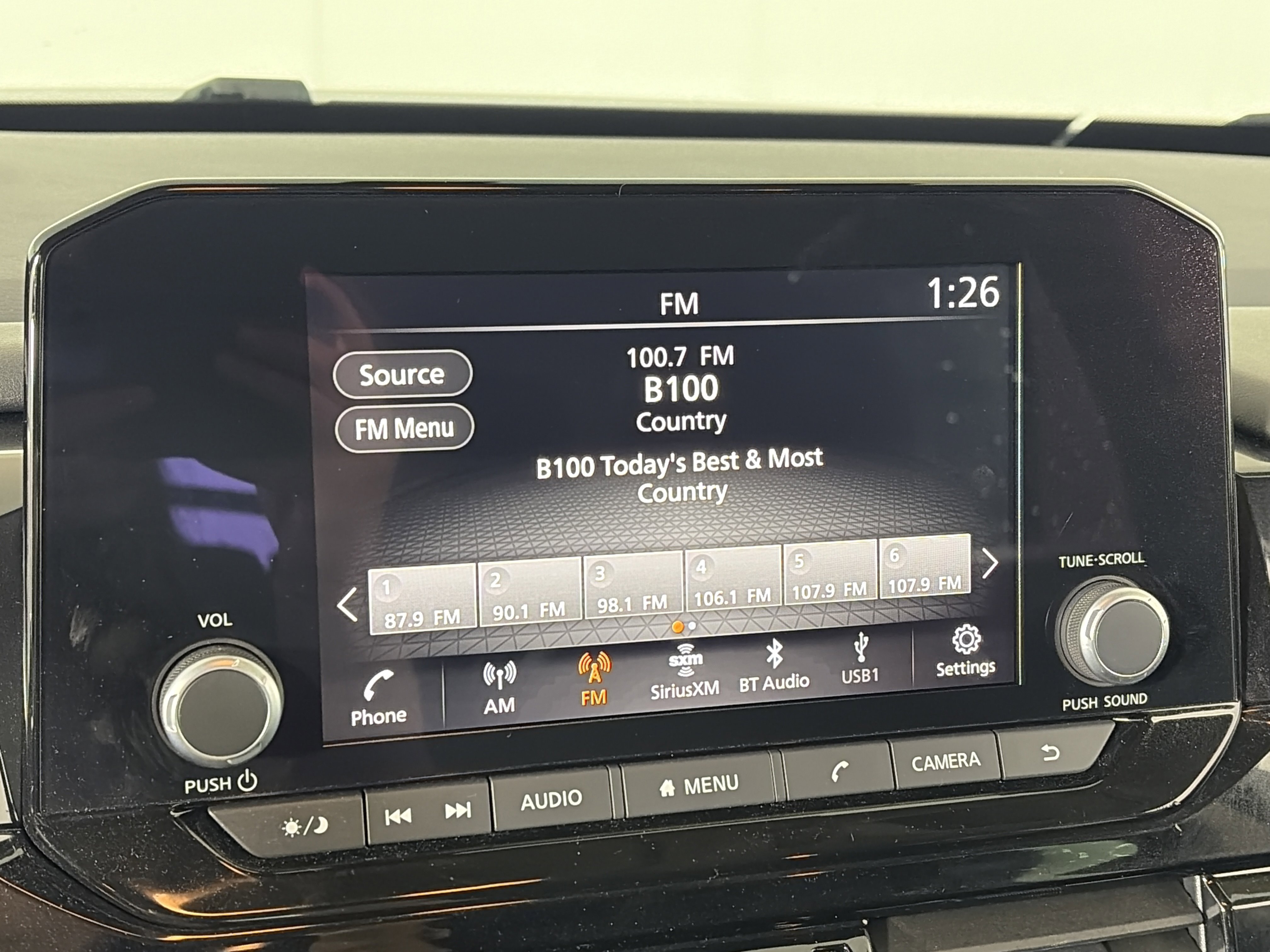 Used 2024 Nissan Pathfinder SV image 19