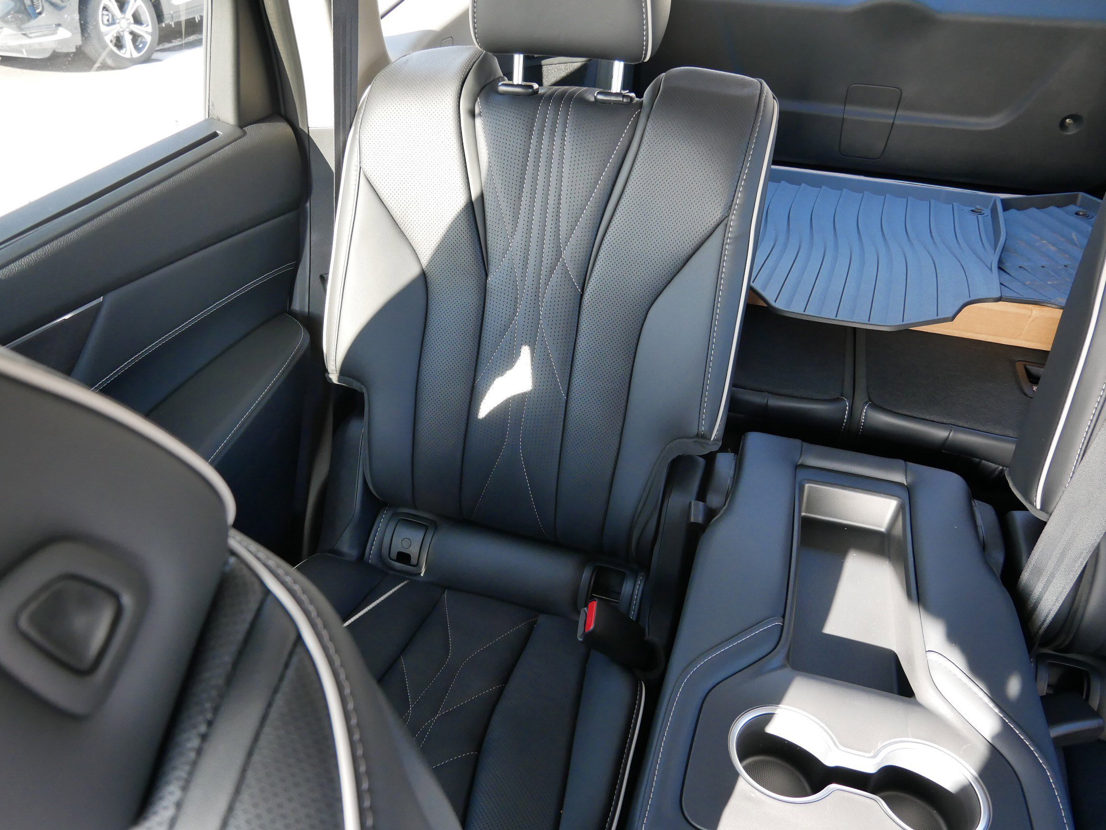 Certified 2026 Acura MDX w/Advance Package image 12