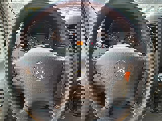 Used 2015 Mercedes-Benz Sprinter 2500 image 19