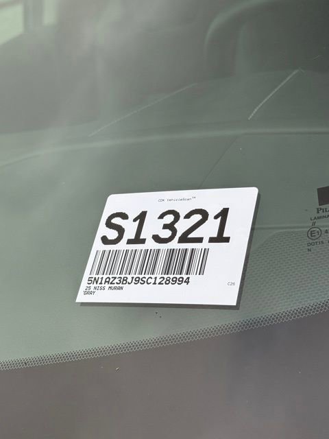 Used 2025 Nissan Murano SV image 34