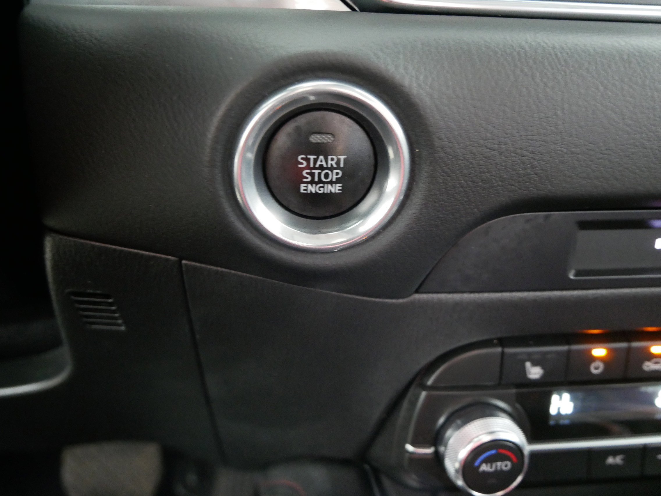 Used 2025 MAZDA CX-5 Carbon Edition image 30