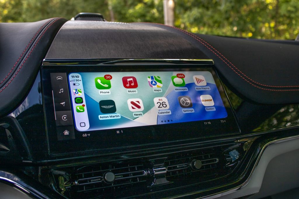 Used 2025 Aston Martin DBX 707 image 25