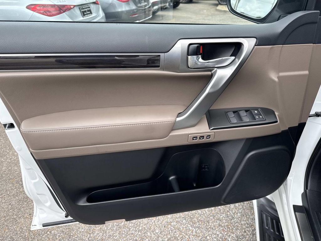 Used 2023 Lexus GX 460 Premium image 19