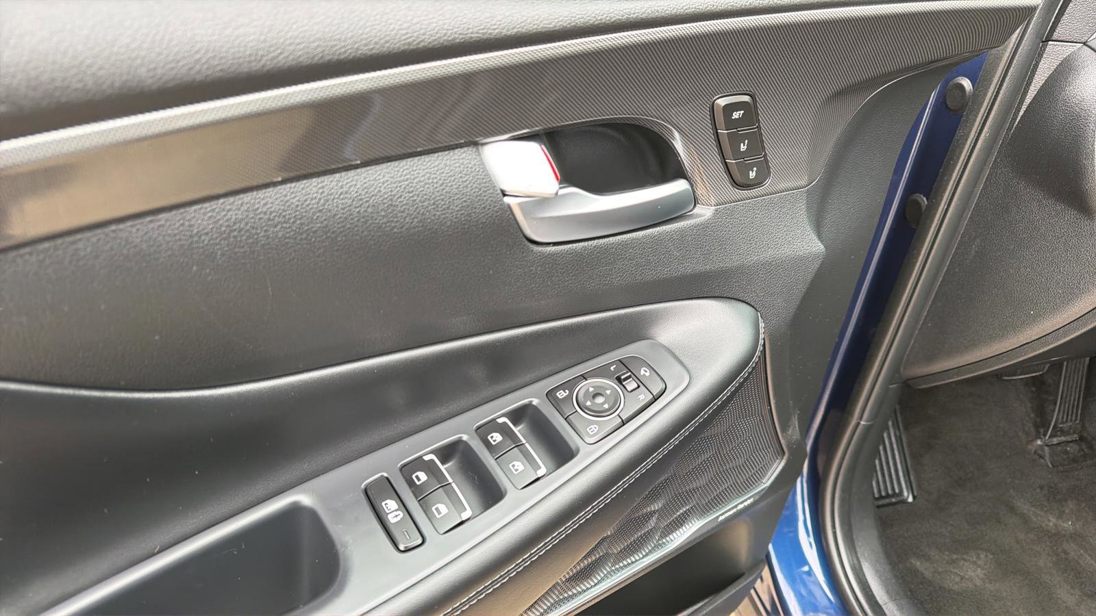 Used 2023 Hyundai Santa Fe Limited image 24