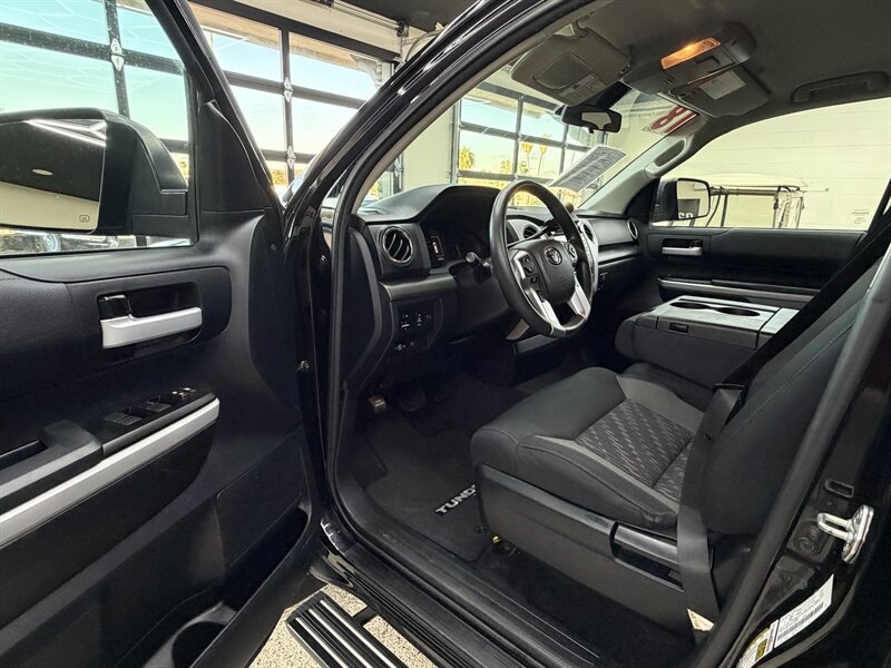 Used 2018 Toyota Tundra SR5 AWD/4WD image 11