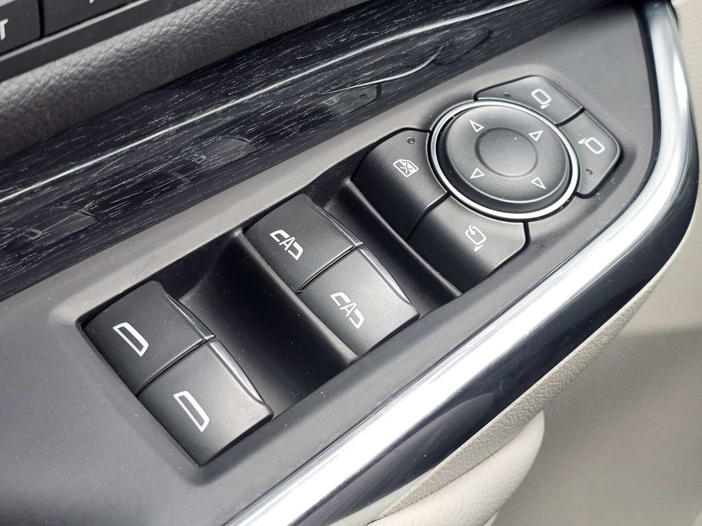 Used 2023 Cadillac XT4 Premium Luxury FWD image 23