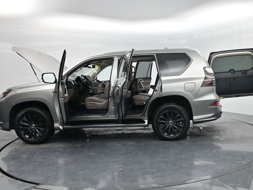 Used 2023 Lexus GX 460 Luxury w/ Sport Design Package image 77