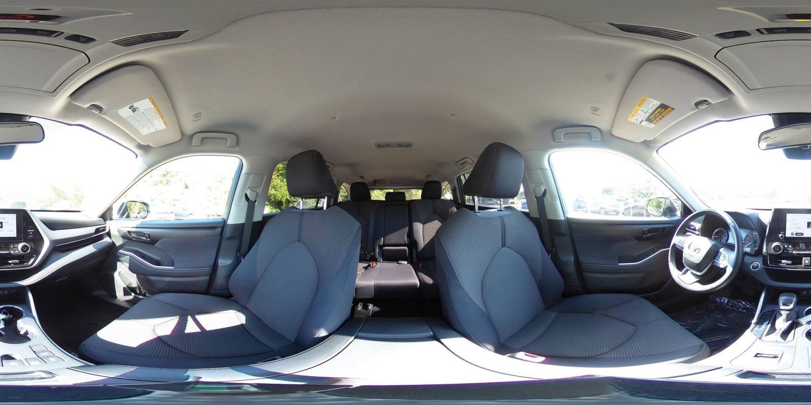 Used 2025 Toyota Highlander LE image 43