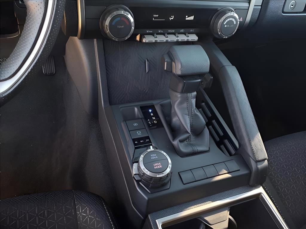 Used 2025 Toyota 4Runner SR5 image 9