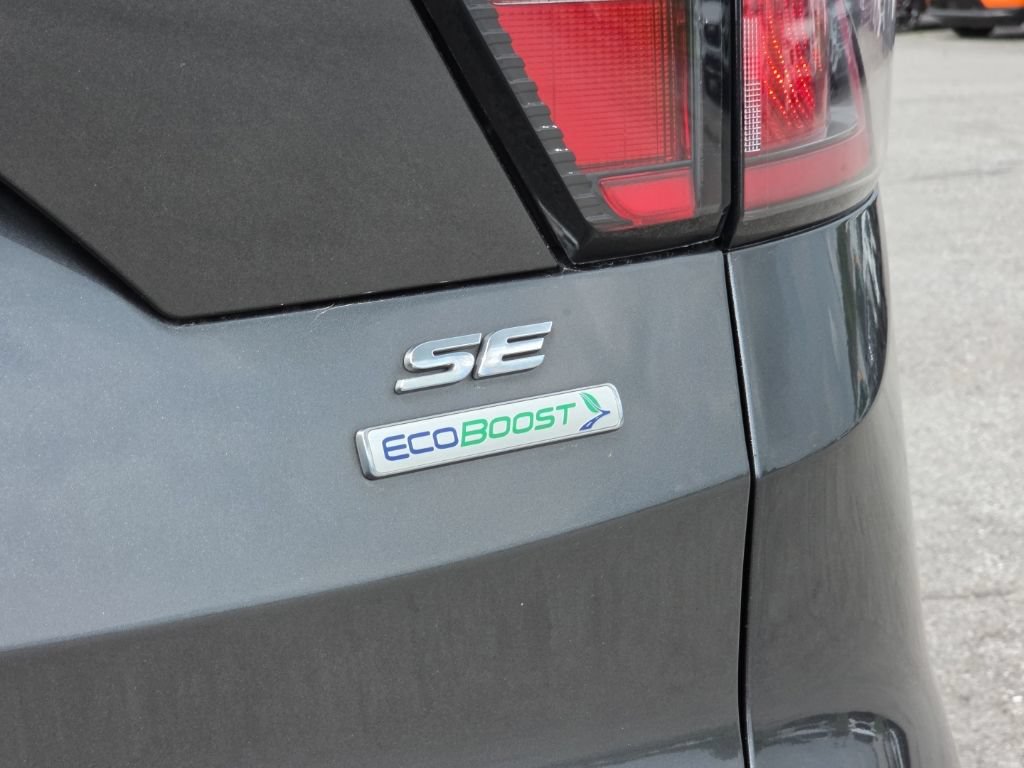 Used 2018 Ford Escape SE FWD image 12