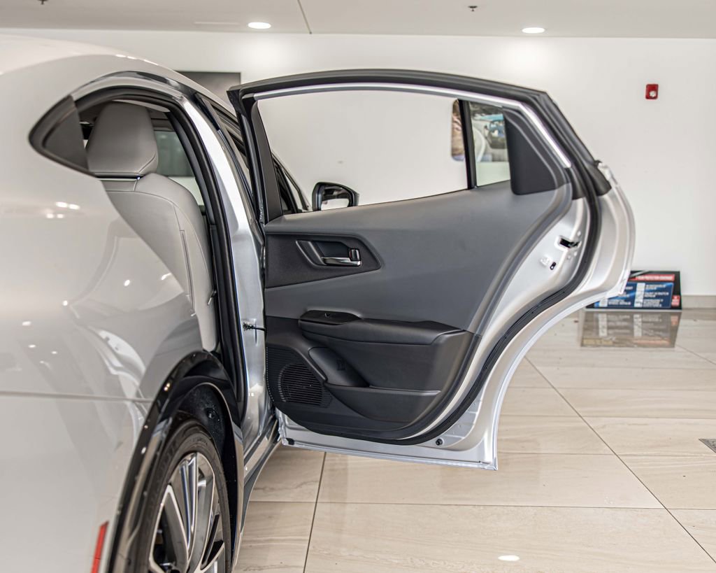Used 2026 Toyota Prius XLE FWD image 37
