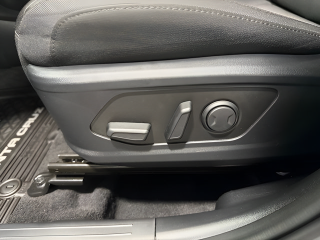 Used 2024 Hyundai Santa Cruz SEL FWD image 12