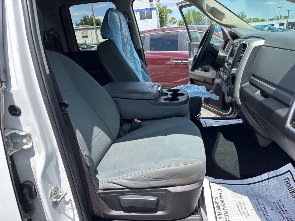 Used 2017 RAM 1500 Classic SLT AWD/4WD image 30