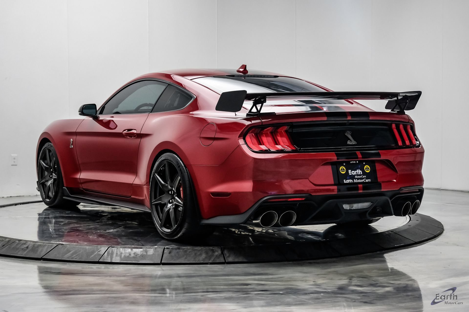 Used 2020 Ford Mustang Shelby GT500 w/ Carbon Fiber Track Pack RWD image 13