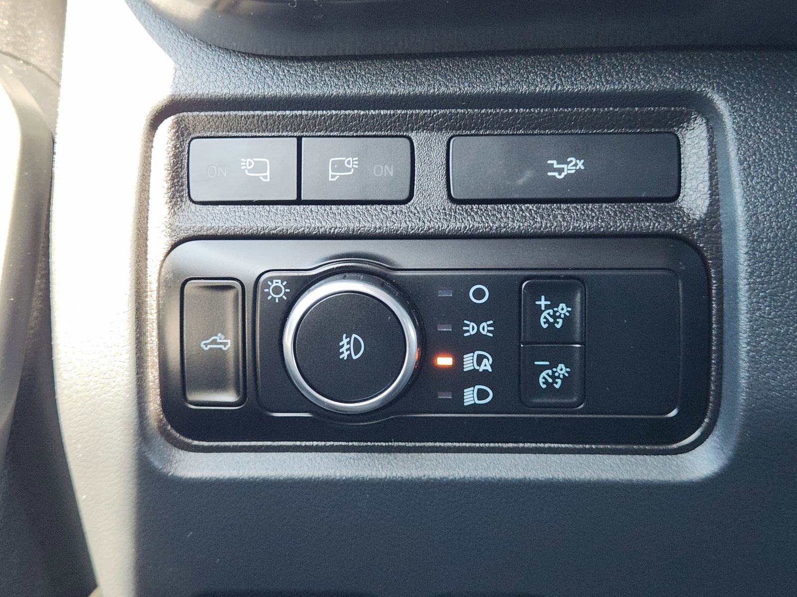 Used 2024 Ford F250 Lariat w/ Sport Appearance Package image 23