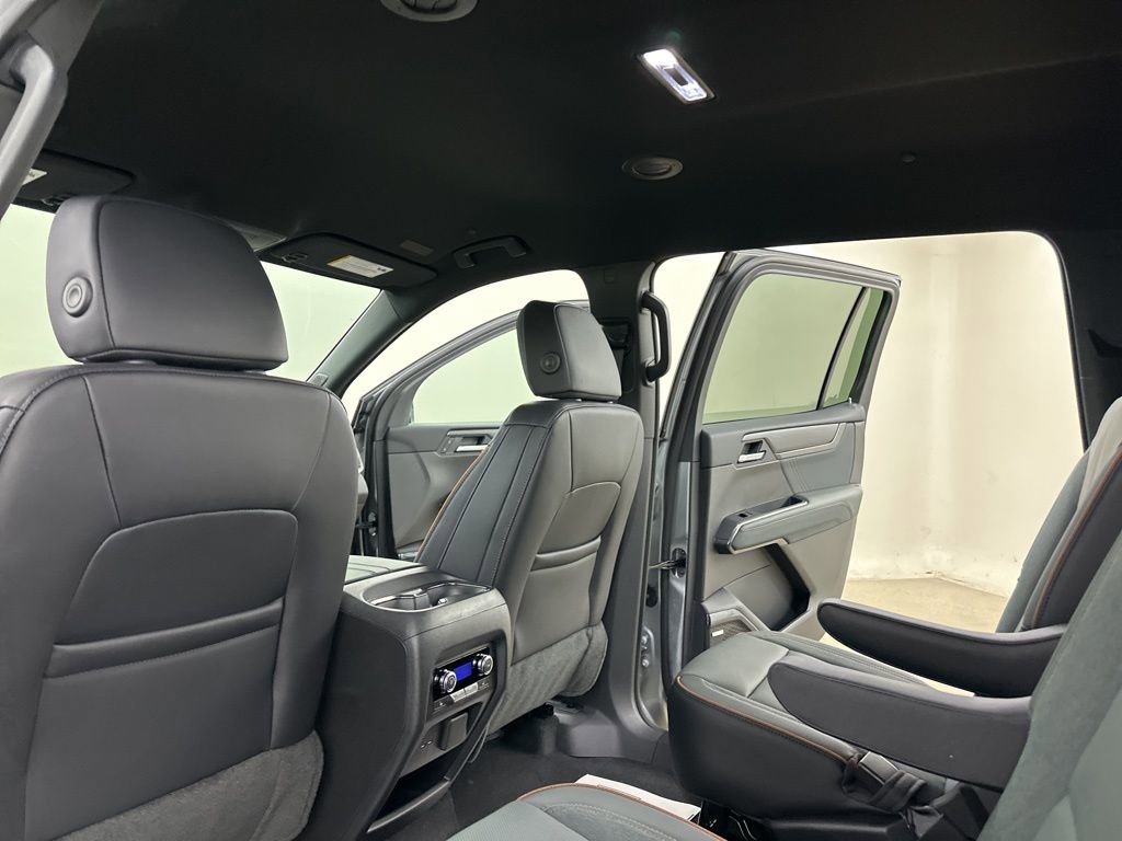 New 2026 GMC Acadia AT4 w/ Luxury Package AWD/4WD image 26