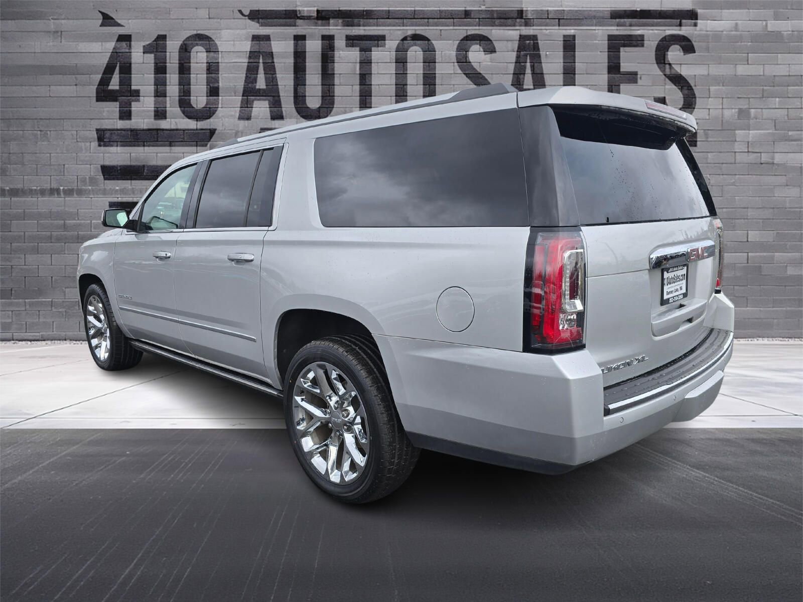 Used 2020 GMC Yukon XL Denali w/ Denali Premium Package image 8