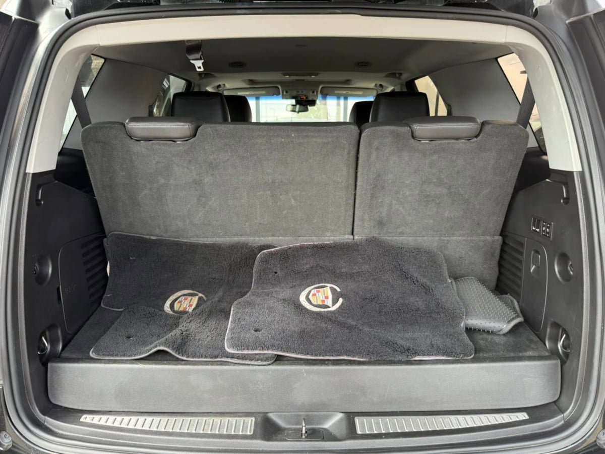 Used 2018 Cadillac Escalade Luxury AWD/4WD image 31
