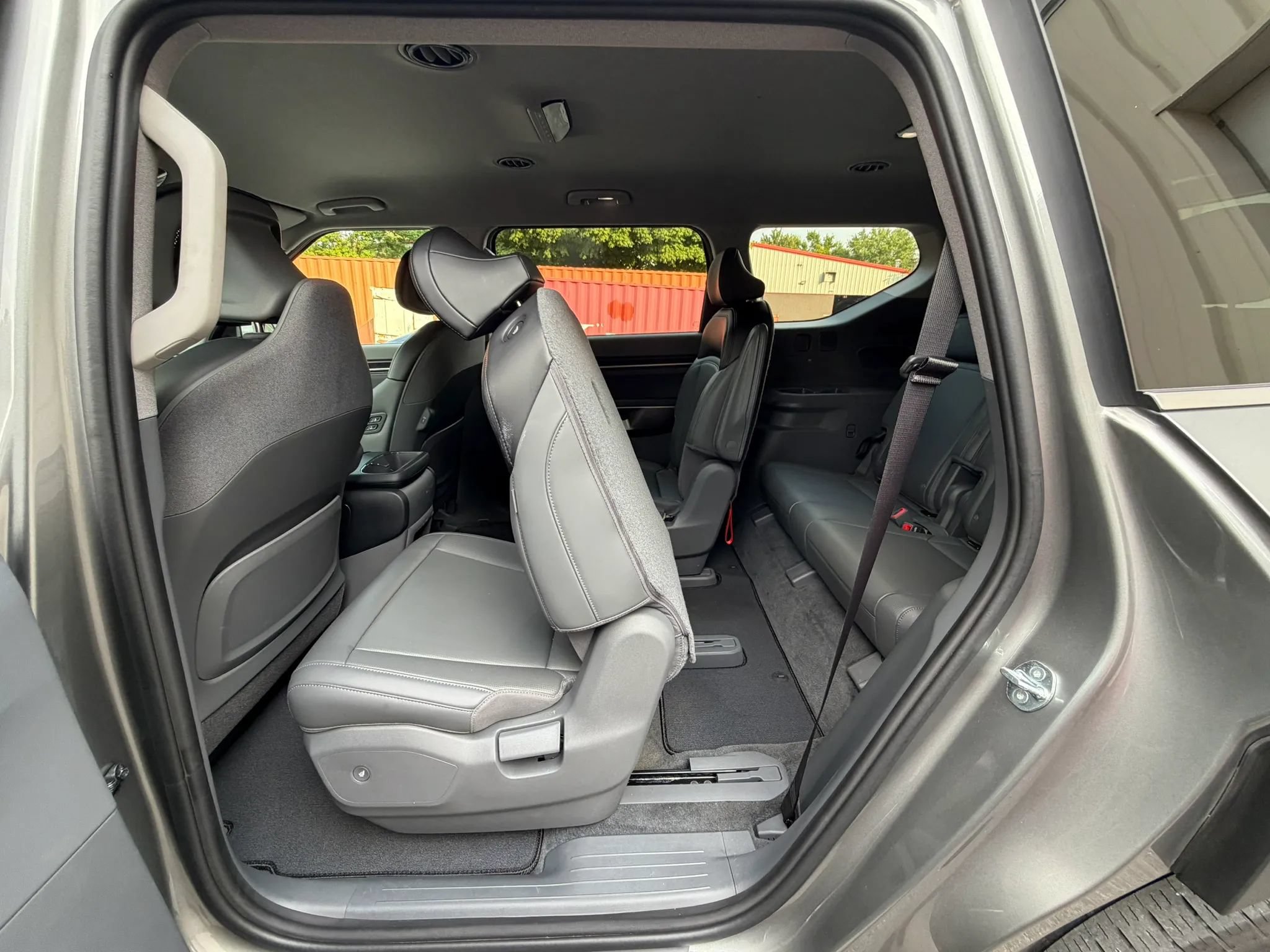 Used 2024 Kia EV9 Light Long Range RWD image 19