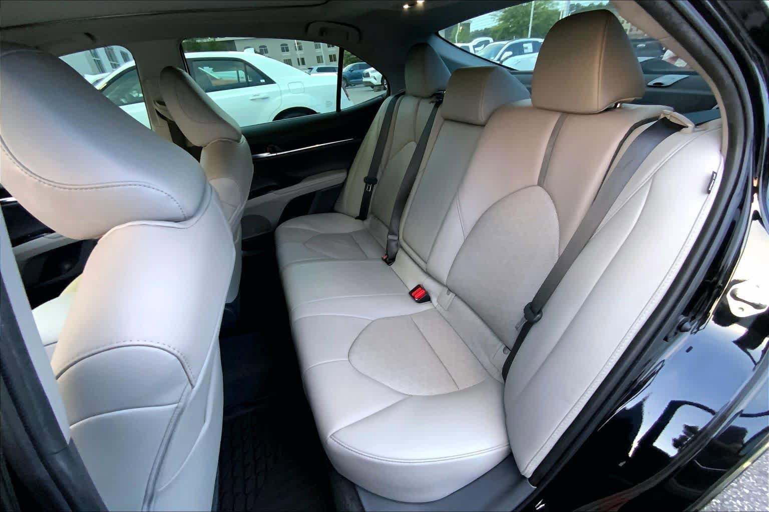 Used 2020 Toyota Camry XSE FWD image 20