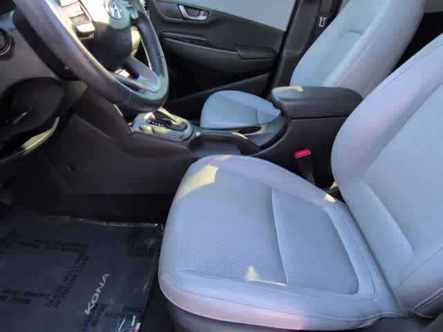 Used 2021 Hyundai Kona Limited w/ Cargo Package image 17