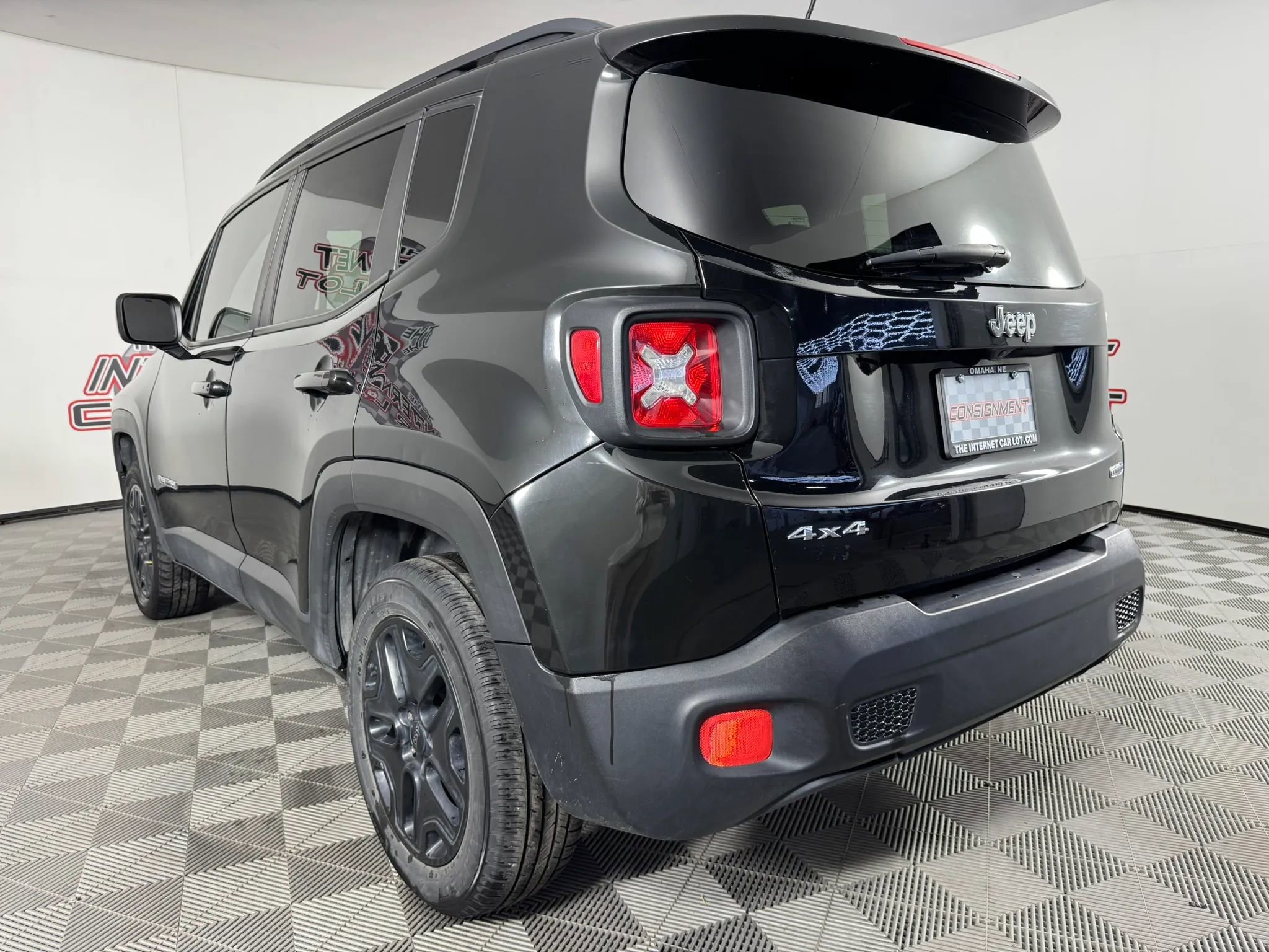 Used 2017 Jeep Renegade Latitude w/ Cold Weather Group AWD/4WD image 24