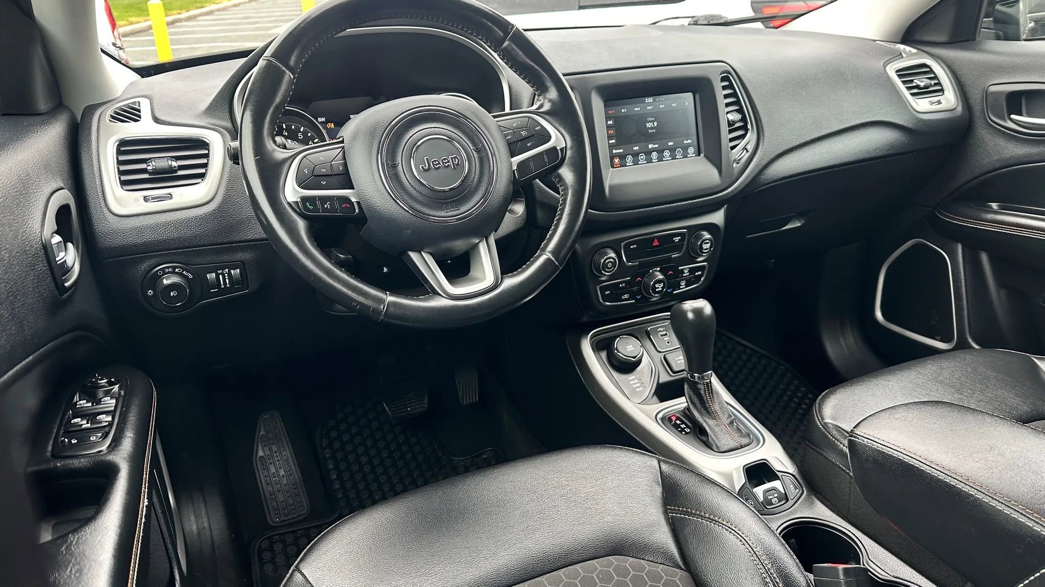 Used 2019 Jeep Compass Latitude w/ Popular Equipment Group image 16