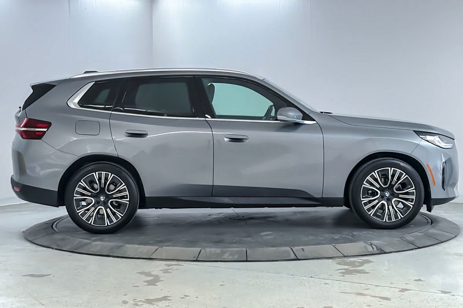 Used 2025 BMW X3 xDrive30i w/ Convenience Package AWD/4WD image 8