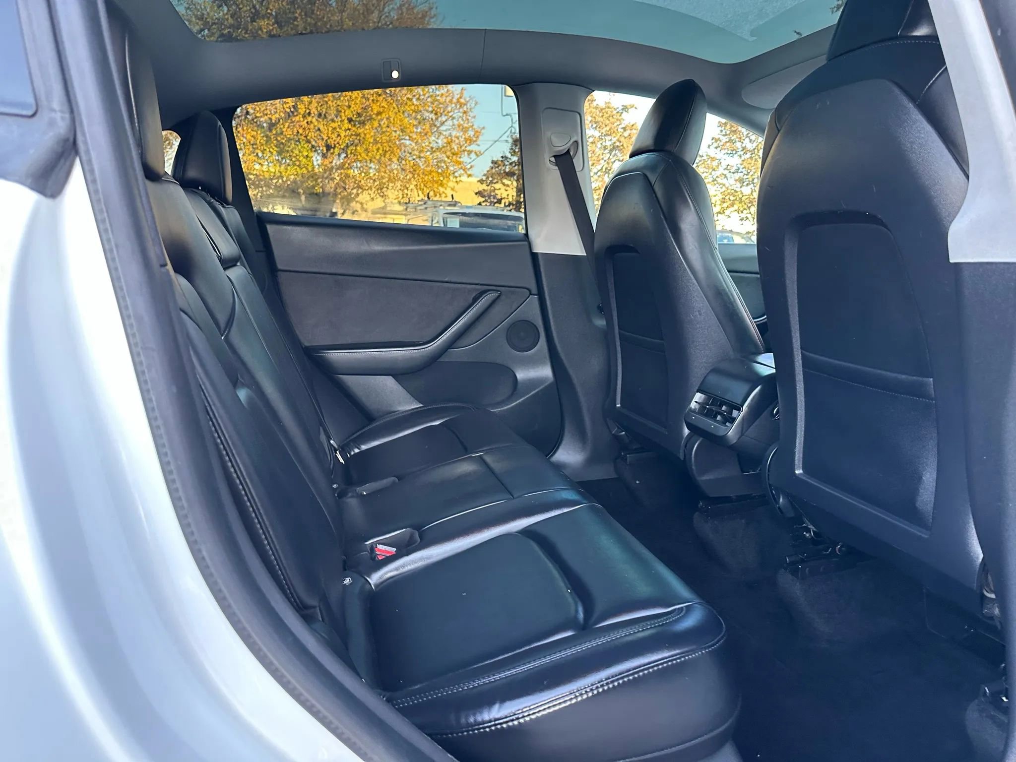 Used 2021 Tesla Model Y Performance image 23