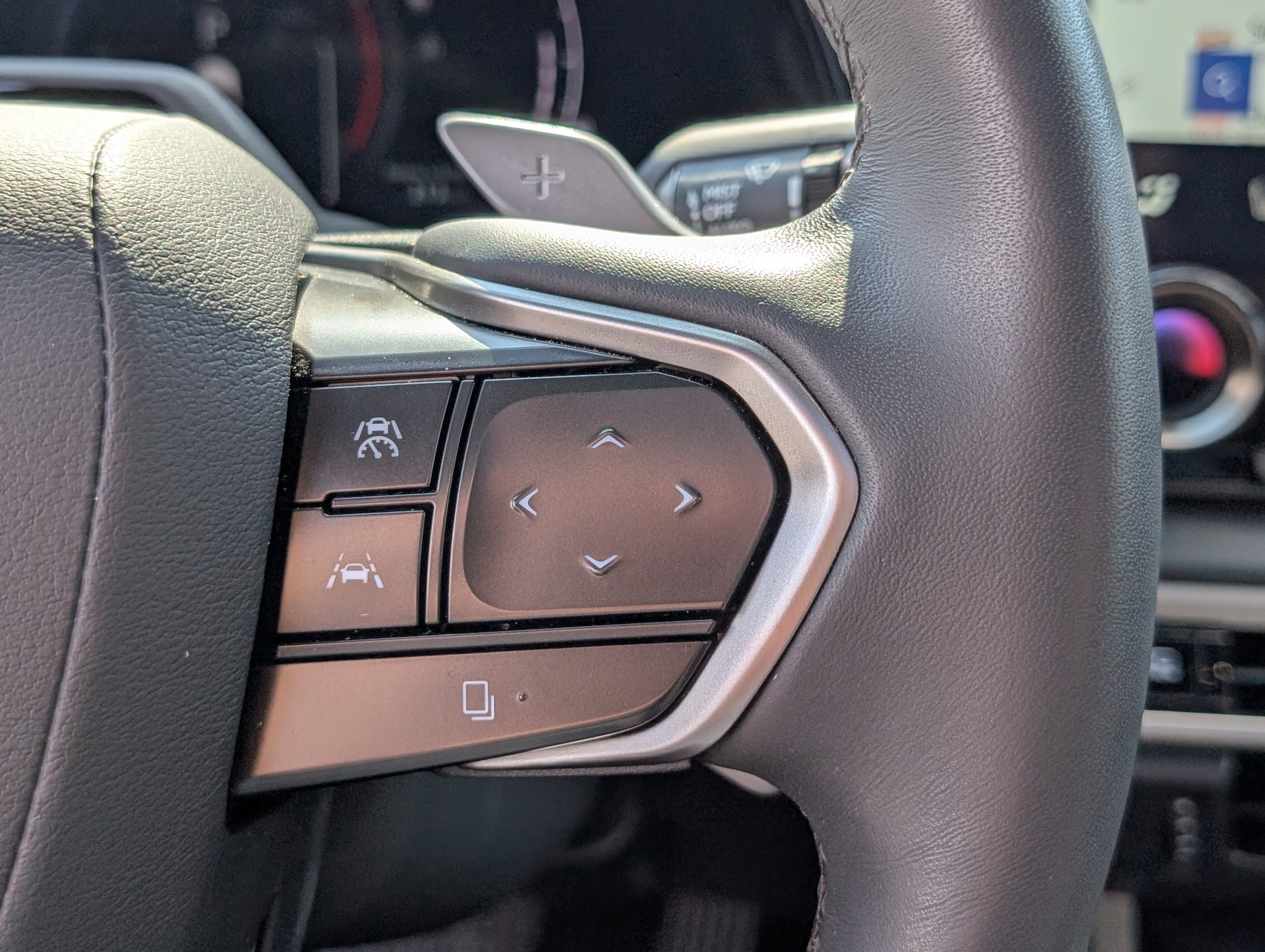 Used 2023 Lexus RX 350 w/ Cold Area Package image 26