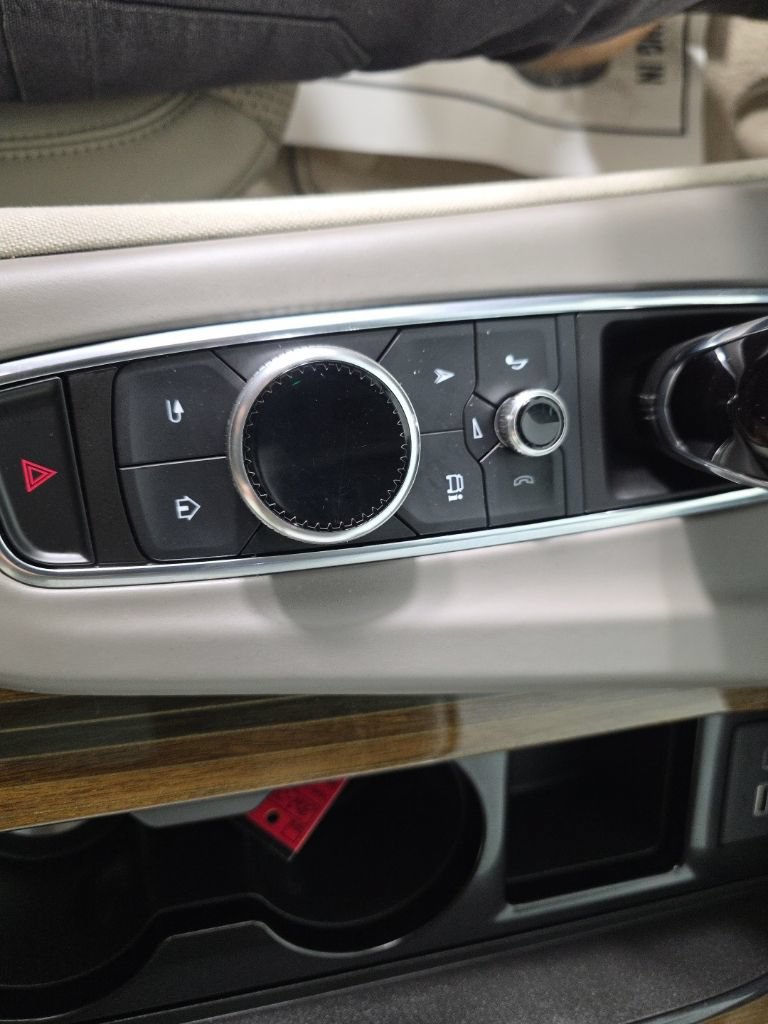 Used 2022 Cadillac Escalade Premium Luxury Platinum AWD/4WD image 23
